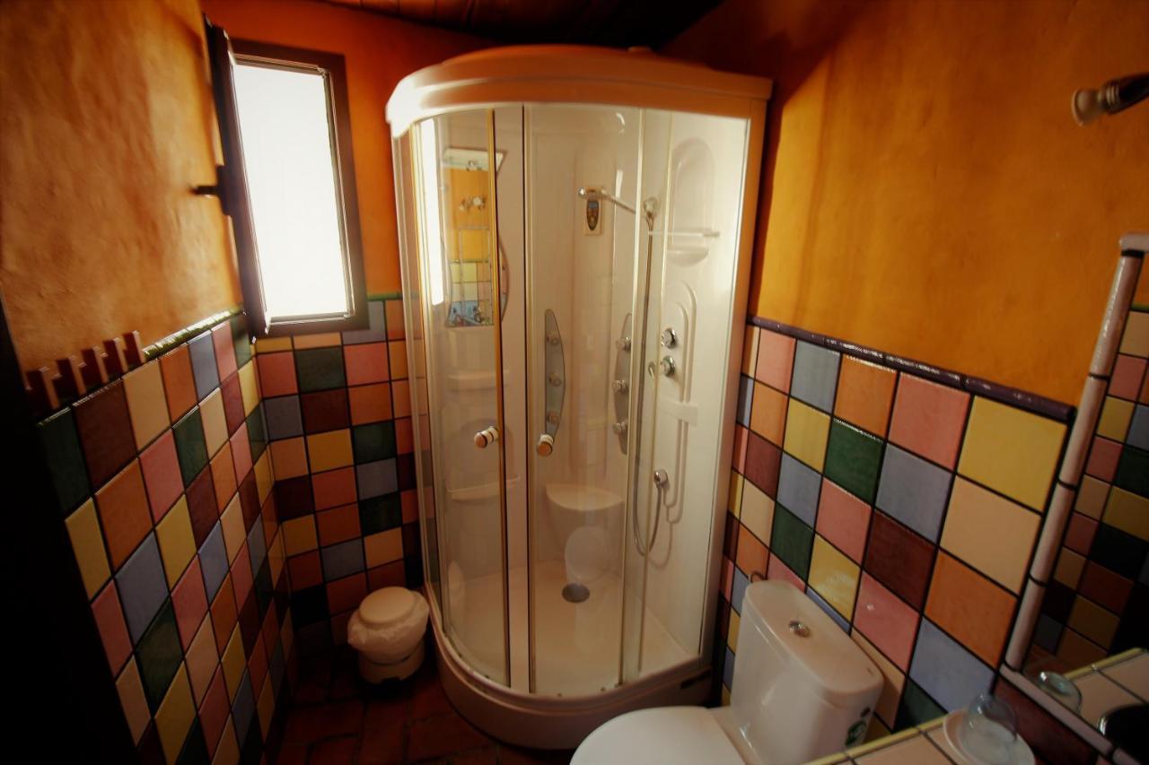 Jade Hotel Ubrique Bagian luar foto