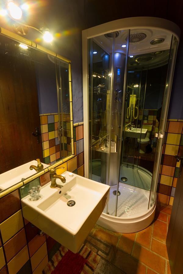 Jade Hotel Ubrique Bagian luar foto
